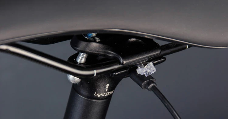LightSKIN LED Sattelstütze Mit Integriertem Rücklicht 11 LightSKIN LED Sattelstütze Mit Integriertem Rücklicht – Bild 11