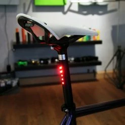 LightSKIN LED Sattelstütze Mit Integriertem Rücklicht 12 LightSKIN LED Sattelstütze Mit Integriertem Rücklicht -Fahrradzubehör Verkäufe Lightskin LED Sattelstuetze 3