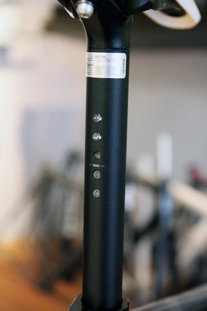 LightSKIN LED Sattelstütze Mit Integriertem Rücklicht 3 LightSKIN LED Sattelstütze Mit Integriertem Rücklicht – Bild 3