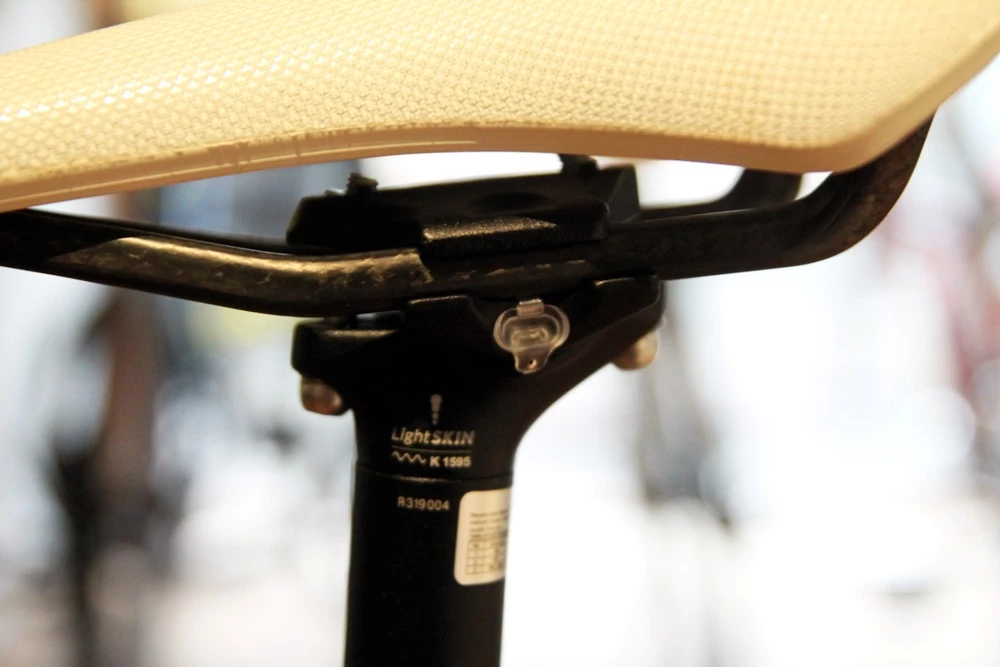 LightSKIN LED Sattelstütze Mit Integriertem Rücklicht 4 LightSKIN LED Sattelstütze Mit Integriertem Rücklicht – Bild 4