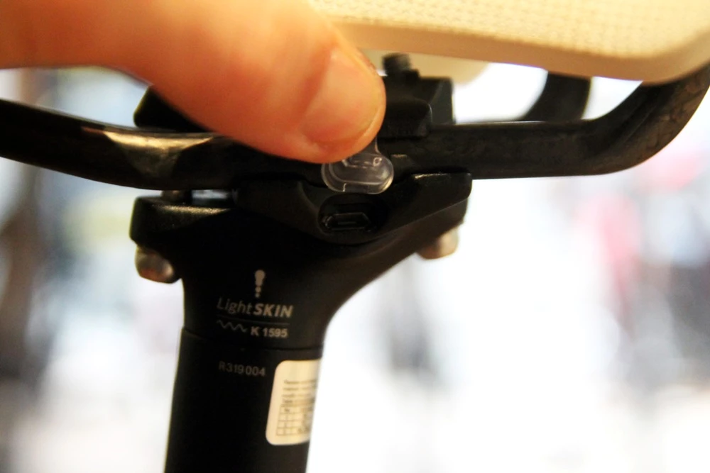 LightSKIN LED Sattelstütze Mit Integriertem Rücklicht 5 LightSKIN LED Sattelstütze Mit Integriertem Rücklicht – Bild 5