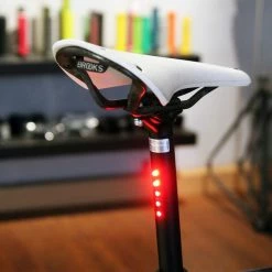 LightSKIN LED Sattelstütze Mit Integriertem Rücklicht 17 LightSKIN LED Sattelstütze Mit Integriertem Rücklicht -Fahrradzubehör Verkäufe Lightskin LED Sattelstuetze 8