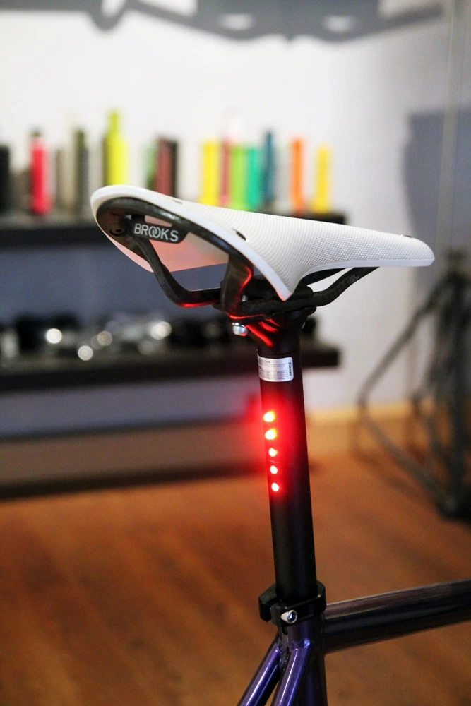 LightSKIN LED Sattelstütze Mit Integriertem Rücklicht 7 LightSKIN LED Sattelstütze Mit Integriertem Rücklicht – Bild 7