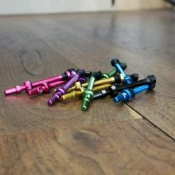 Muc-Off Tubeless Ventile 60mm - Farbig -Fahrradzubehör Verkäufe Muc Off Tubeless Ventile 1