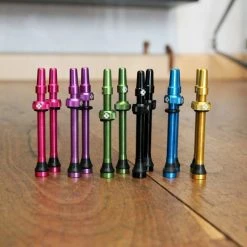 Muc-Off Tubeless Ventile 60mm - Farbig