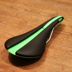 Fabric Line Shallow Elite Sattel 11 Fabric Line Shallow Elite Sattel -Fahrradzubehör Verkäufe fabric line elite blkgrn 1