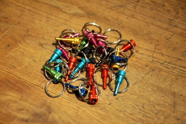 SMParts. SM-Parts Ventiladapter Mit Schlüsselring SV Auf AV 2 SMParts. SM-Parts Ventiladapter Mit Schlüsselring SV Auf AV – Bild 2