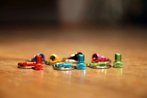 SMParts. SM-Parts Ventiladapter Mit Schlüsselring SV Auf AV 5 SMParts. SM-Parts Ventiladapter Mit Schlüsselring SV Auf AV – Bild 5